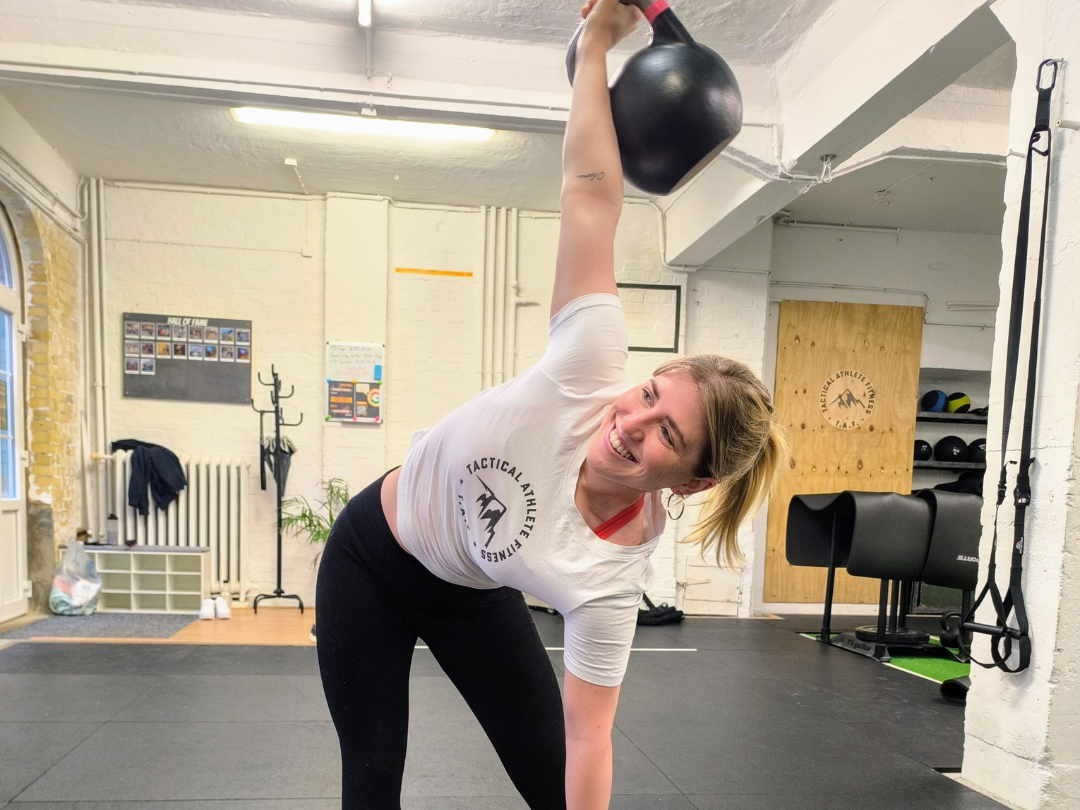 Athletin beim Training der Basics im TAF Studio